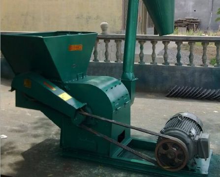 點(diǎn)擊查看詳細(xì)信息<br>標(biāo)題：自動(dòng)進(jìn)料粉碎機(jī) 閱讀次數(shù)：1683