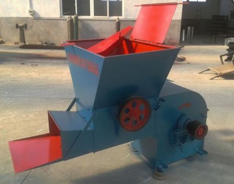 點(diǎn)擊查看詳細(xì)信息<br>標(biāo)題：雙進(jìn)雙出自動(dòng)進(jìn)料粉碎機(jī) 閱讀次數(shù)：1814