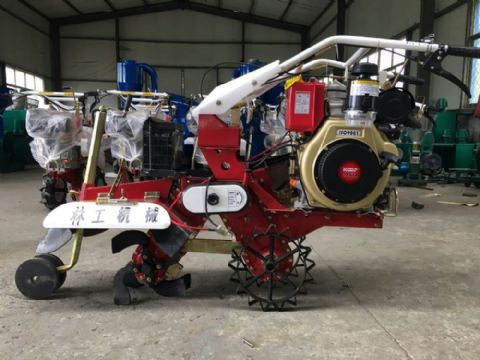 點(diǎn)擊查看詳細(xì)信息<br>標(biāo)題：開(kāi)溝機(jī) 閱讀次數(shù)：2153